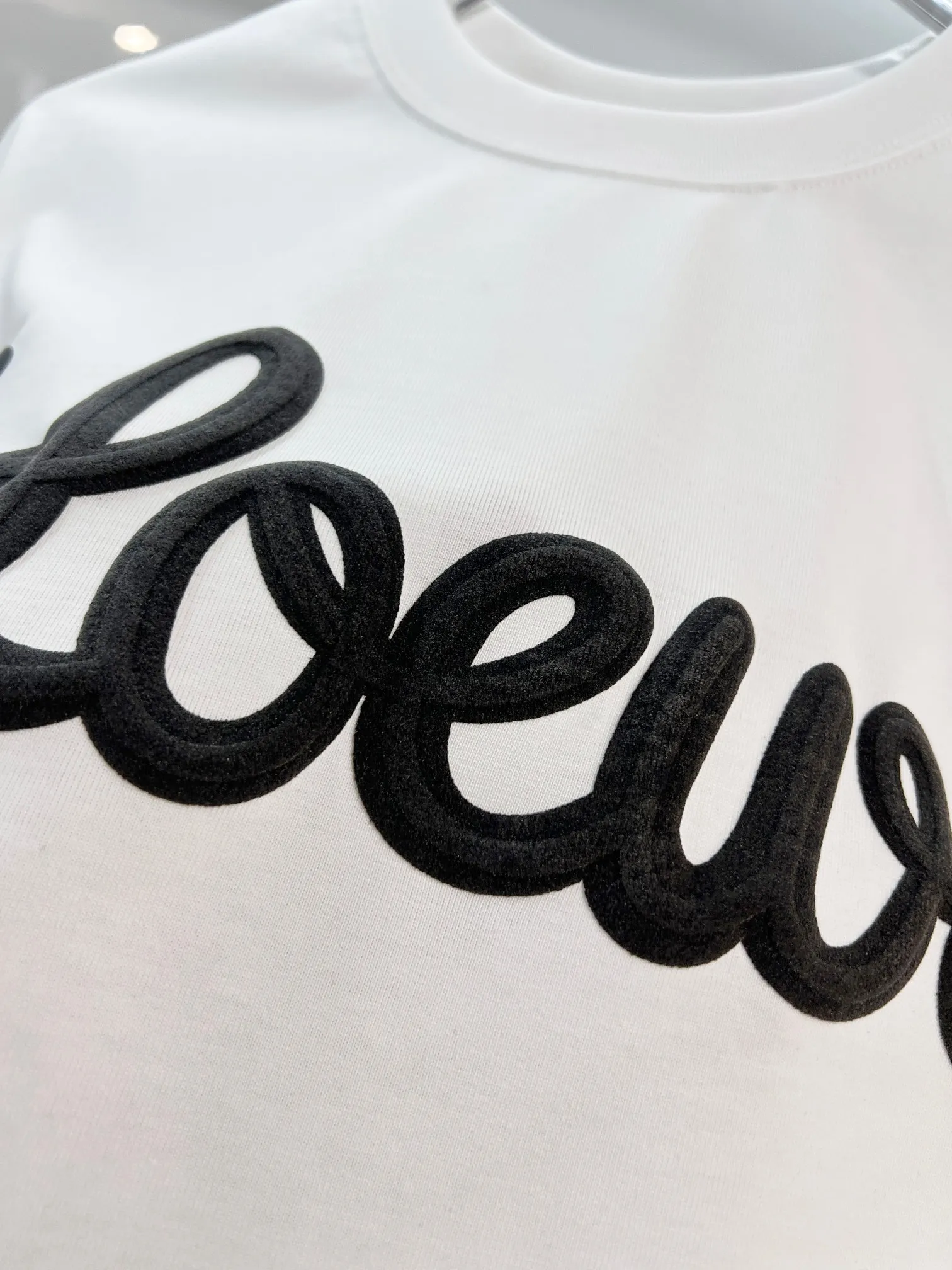 LOEWE/ Quality T Classic LOGO 2025ss Quality Versatile Quality : Black.White Size：S M L XL